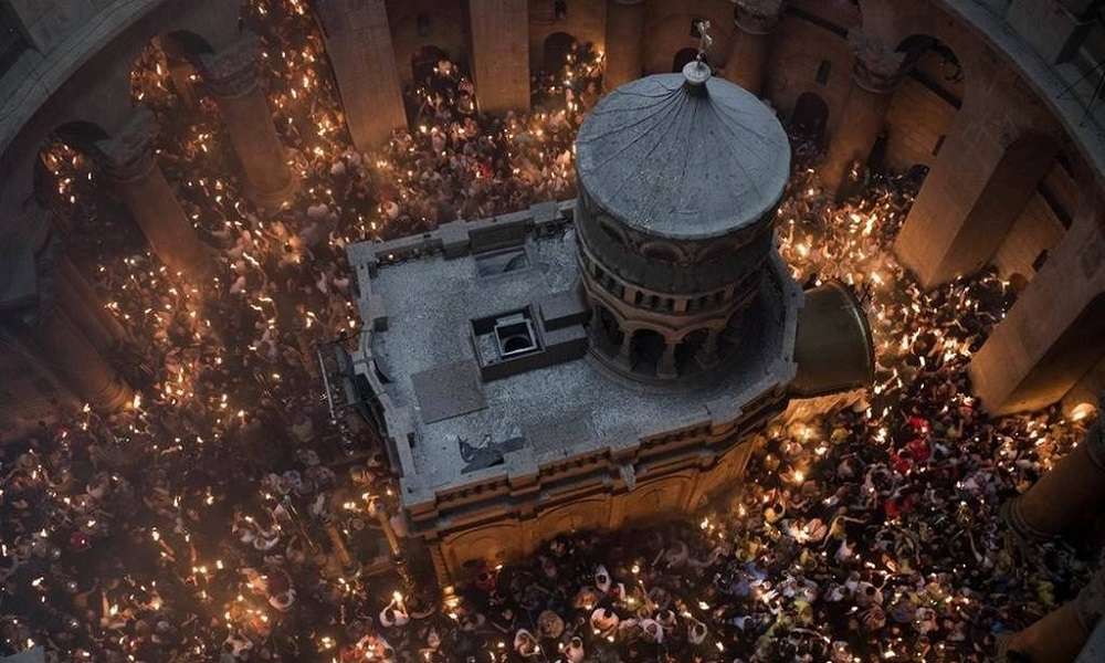 Δείτε LIVE την τελετή «Αφής του Αγίου Φωτός στα Ιεροσόλυμα»