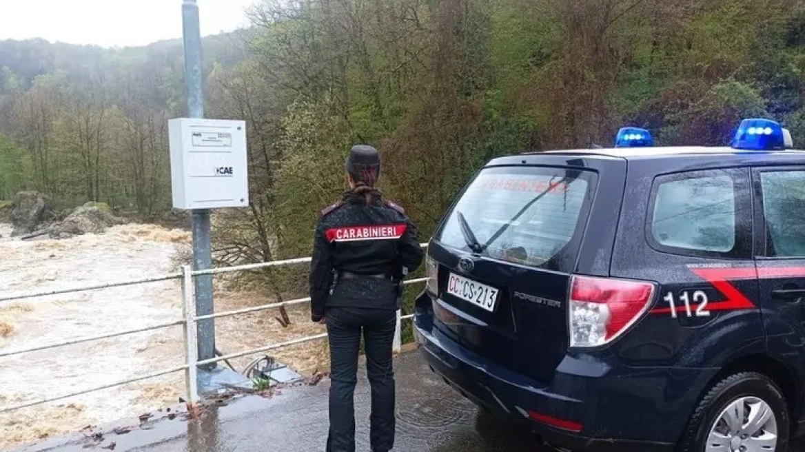 Βόρεια Ιταλία – Υπερχείλισαν ποτάμια, κατέρρευσε γέφυρα στο Πεδεμόντιο