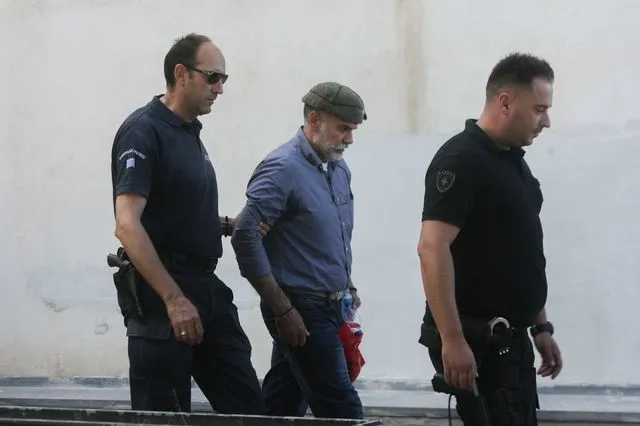 “ΔΙΚΗ ΚΟΡΚΟΝΕΑ”: Ενταση και νέα ΔΙΑΚΟΠΗ