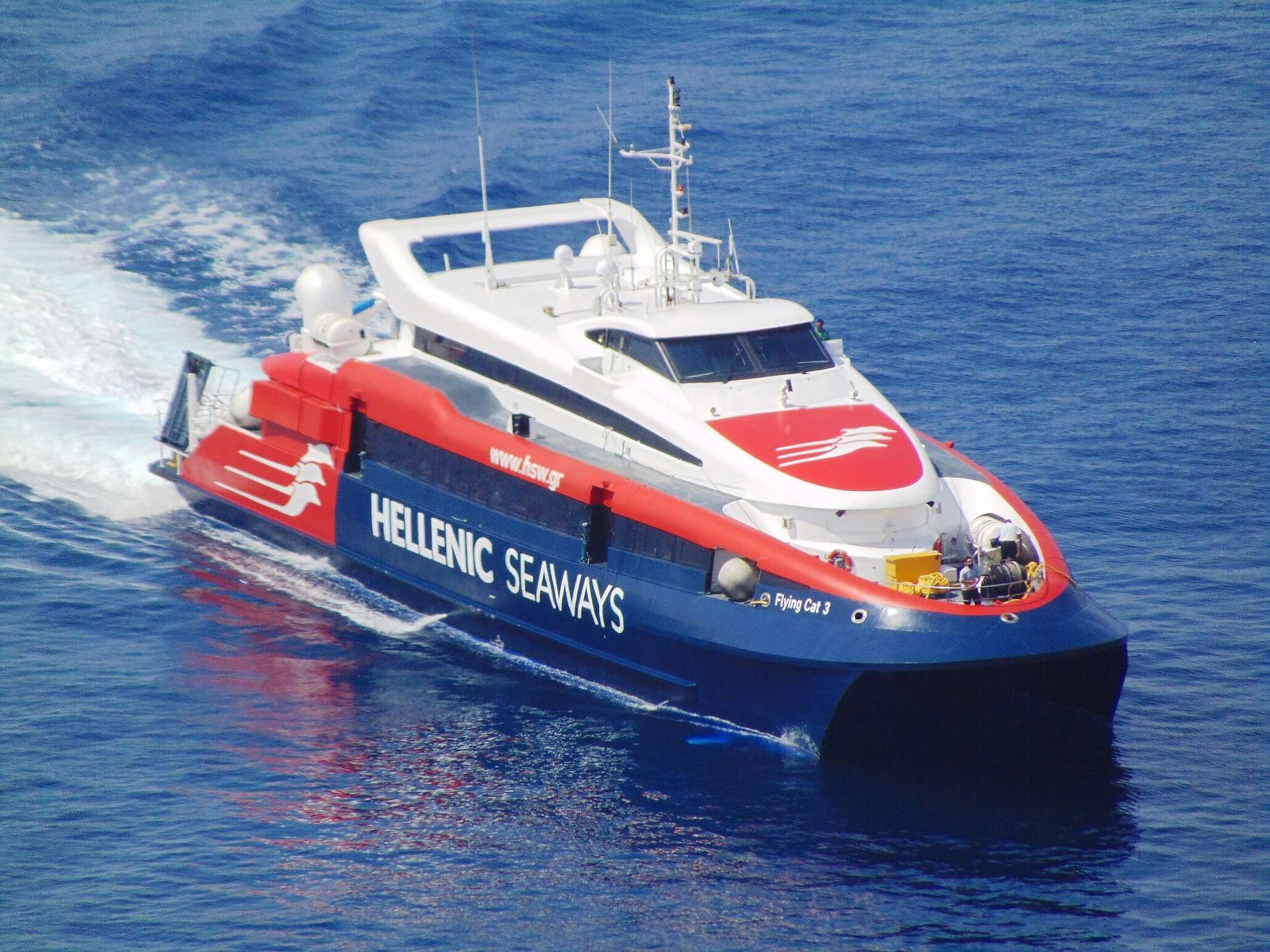 Δεν βρέθηκε βόμβα στο Flying Cat 3 – Συνεχίζει το δρομολόγιό του