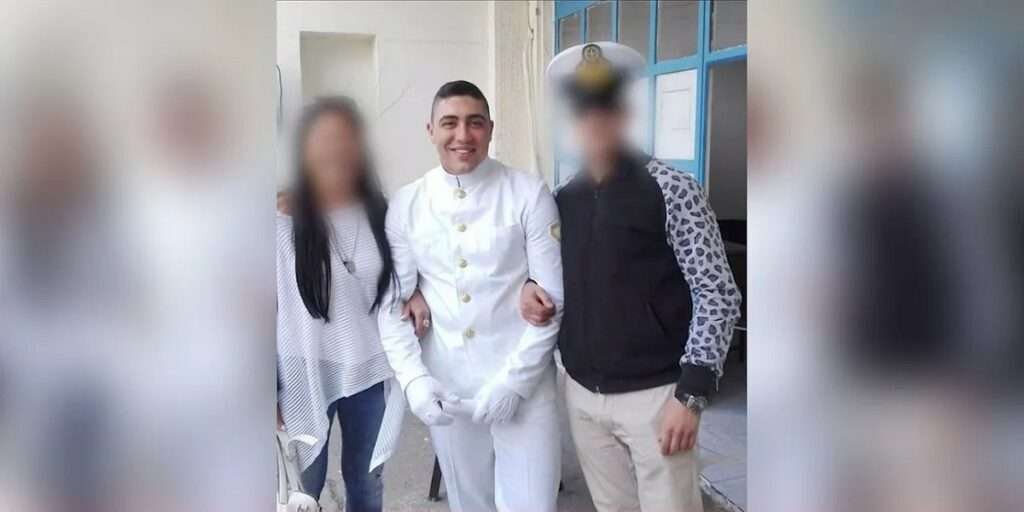«Βρήκαν τον γιο μας απαγχονισμένο – Ήταν δολοφονία»: Συγκλονίζουν οι καταγγελίες των γονιών του 29χρονου λιμενικού
