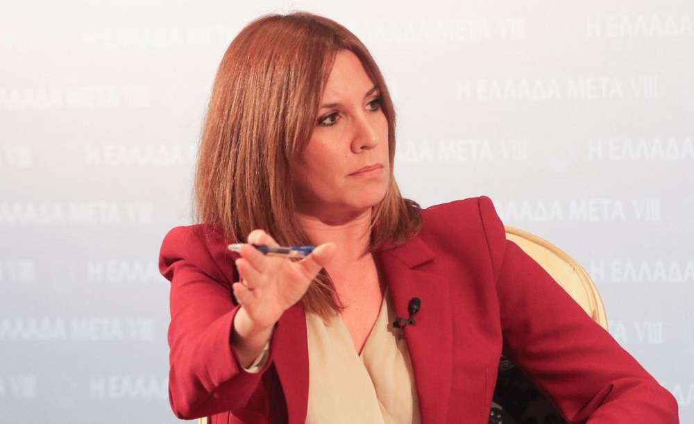 «Συγκινεί» η Νίκη Λυμπεράκη για τη μητρότητα
