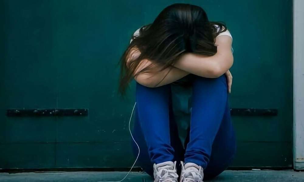 «ΑΗΔΙΑ» – Καθηγητής ΑΣΕΛΓΟΥΣΕ σε βάρος ανήλικης μαθήτριας στη Λάρισα