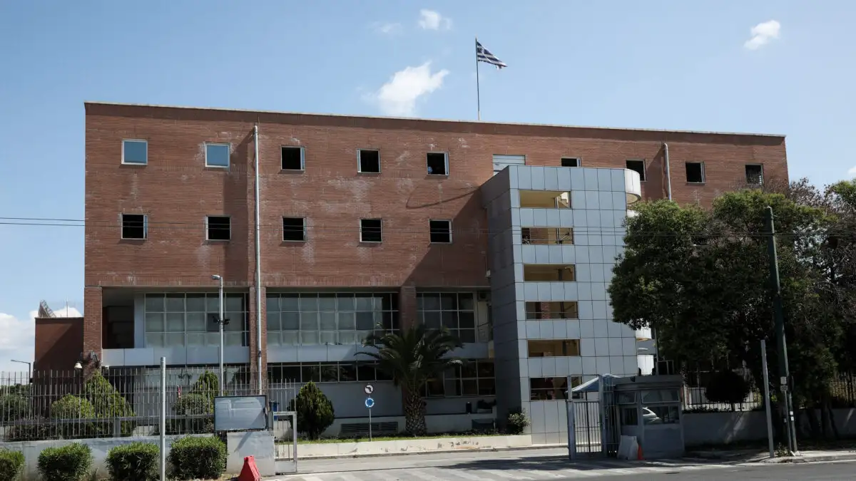 Απειλή για βόμβα στη Διεύθυνση Μεταγωγών στην Πέτρου Ράλλη – Ήταν φάρσα