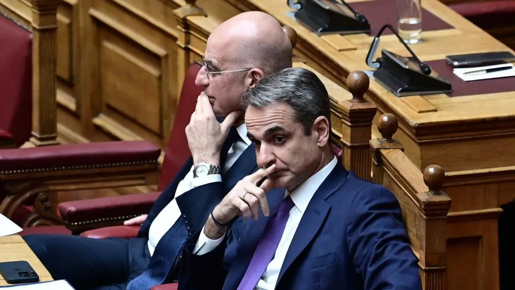 Το ΥΠΕΘΑ τετέλεσται – «Ζήτω η αυλή του Μαξίμου» ο  Μητσοτάκης παίρνει τον στρατό στα χέρια του
