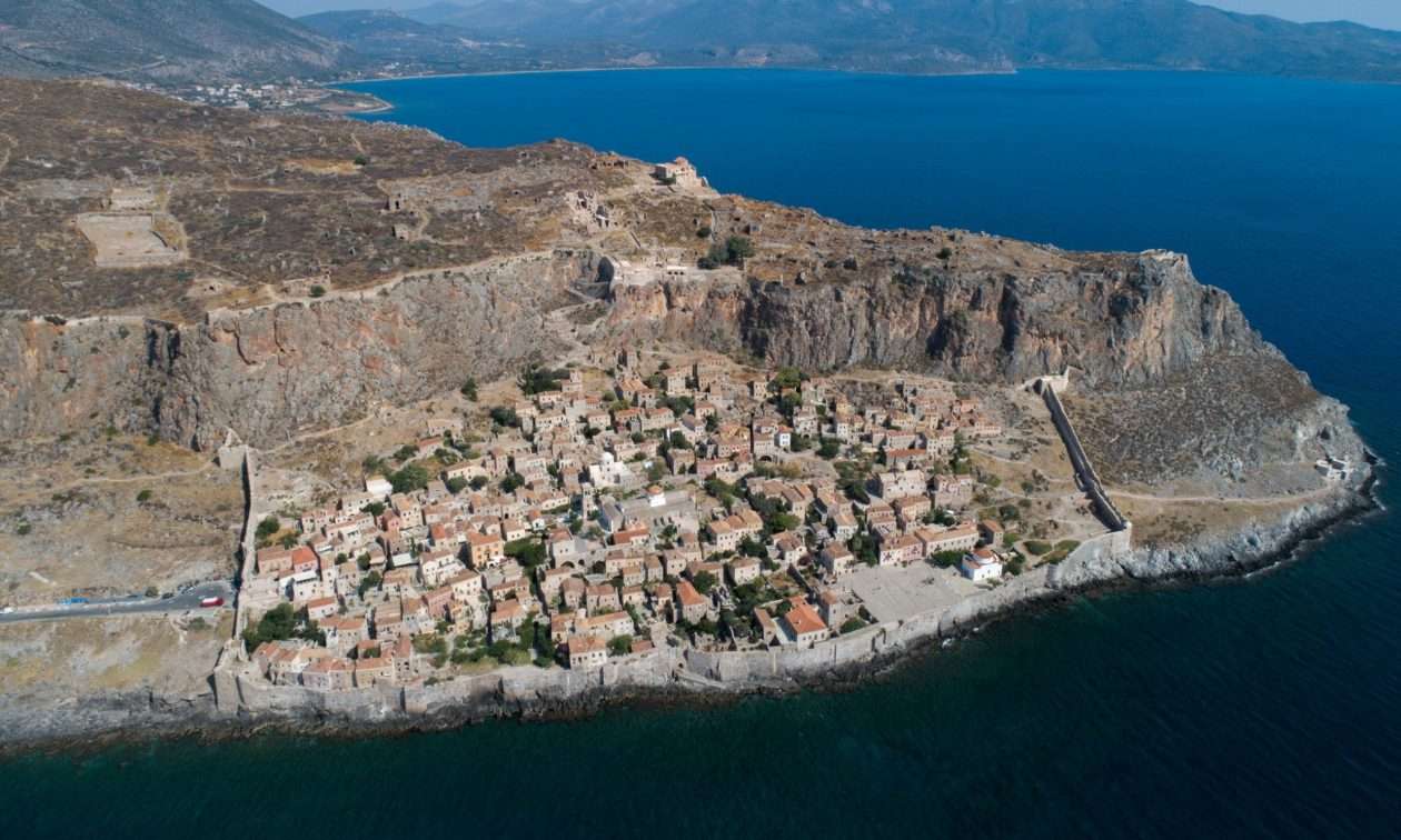 Μονεμβασιά: Εκεί σχεδιάζουν να τοποθετήσουν το τελεφερίκ στο Κάστρο