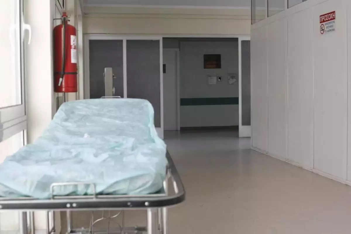 Μεθυσμένος άνδρας τα έκανε «γυαλιά καρφιά» από την αναμονή – Τραυμάτισε νοσοκόμα