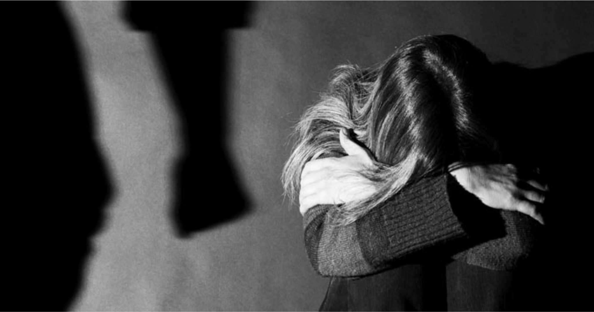 ΜΗΤΕΡΑ – ΤΕΡΑΣ: ΣΟΚ – Δάγκωνε και έδερνε τα 4 παιδιά της και τον σύζυγό της!