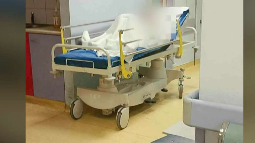 Πάτρα: ΚΑΤΑΓΓΕΛΙΑ-ΣΟΚ από τον πατέρα του 13χρονου – «Σήκωσαν τον γιο μου με το ζόρι και τον άφησαν να πέσει»