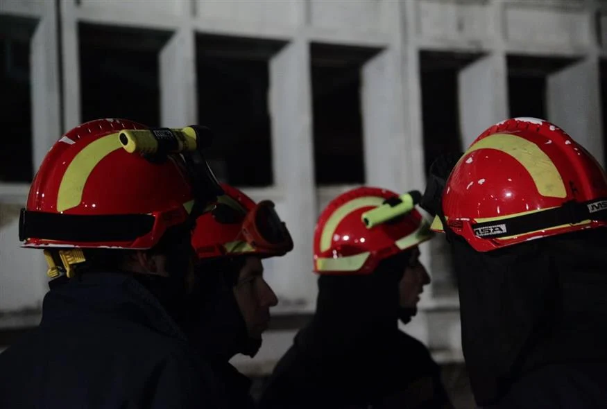 ΦΩΤΙΑ ΜΕ ΘΥΜΑ: Βρέθηκε απανθρακωμένη σορός μέσα σε καμένο αυτοκίνητο