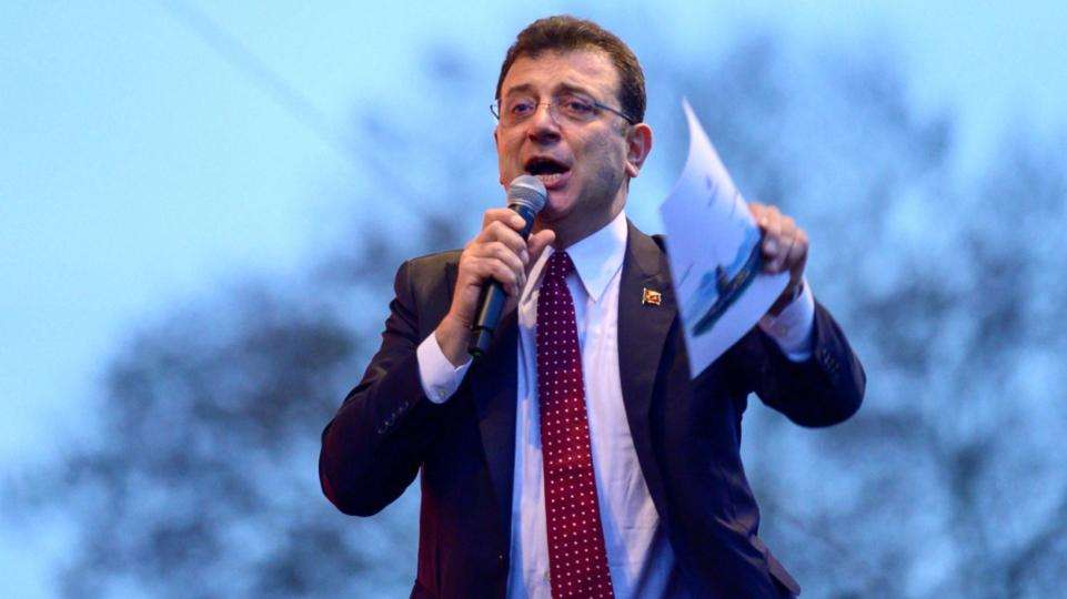 Δεκάδες συλλήψεις καθώς βαθαίνει η έρευνα που οδήγησε στη φυλάκιση του Ιμάμογλου