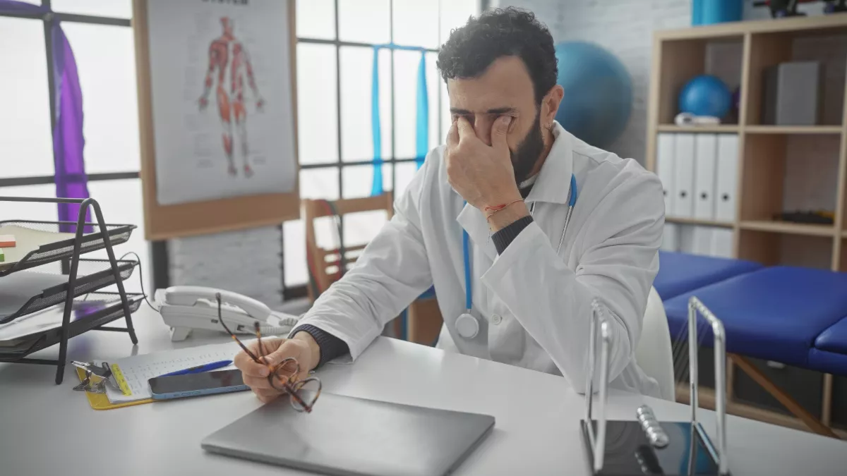 ΔΙΑΛΥΜΕΝΟ ΕΣΥ: Ξέμειναν από γιατρούς τα νησιά μας – Αγώνας δρόμου για να καλυφθούν τα κενά ενόψει Πάσχα