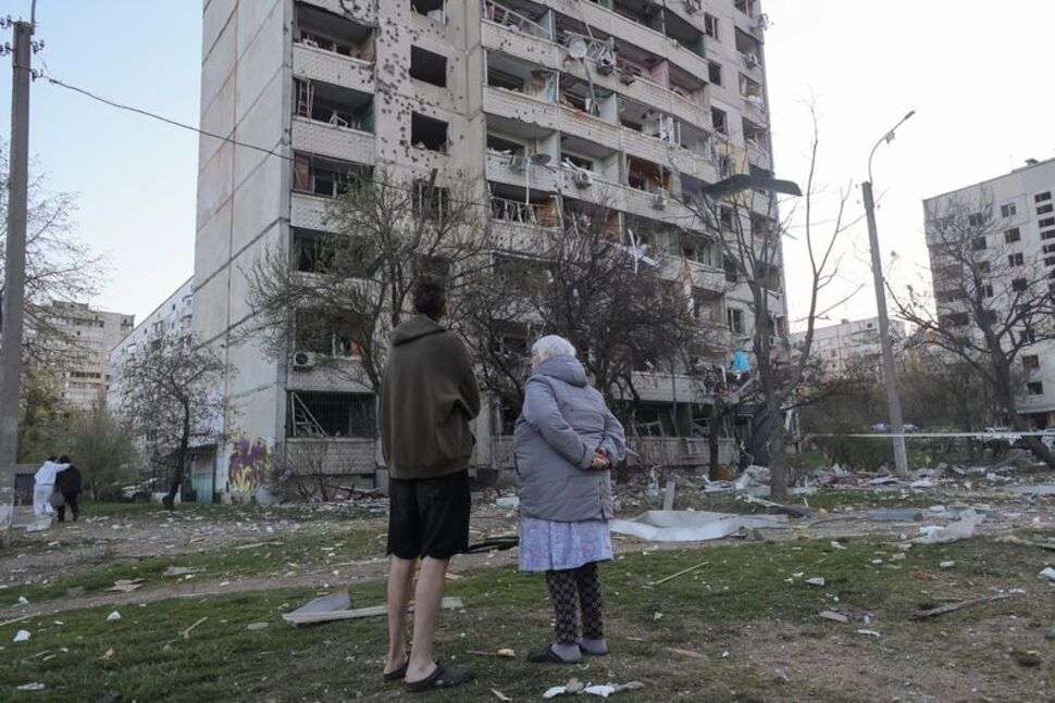 Η Κίνα απορρίπτει τον ισχυρισμό του Ζελένσκι ότι προμηθεύει όπλα τη Ρωσία