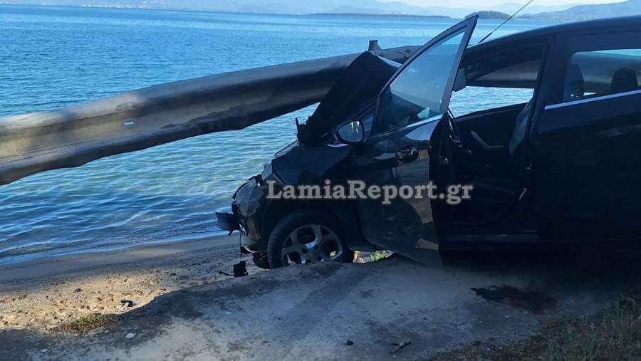 Έχασε τον έλεγχο του αυτοκινήτου και «καρφώθηκε» στις μπάρες