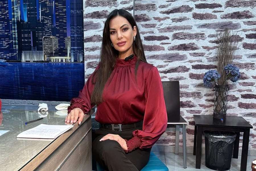 «Κατασκευάζω σπιτάκια, αληθινά και όχι μινιατούρες» – Η Εύη Βατίδου απαντά στους επικριτές