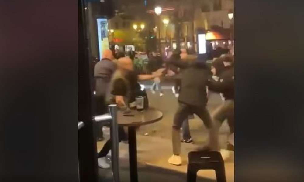 «ΑΓΡΙΟ ΞΥΛΟ» στο Παρίσι πριν τον αγώνα Παρί Σεν Ζερμέν-Άστον Βίλα (ΒΙΝΤΕΟ)