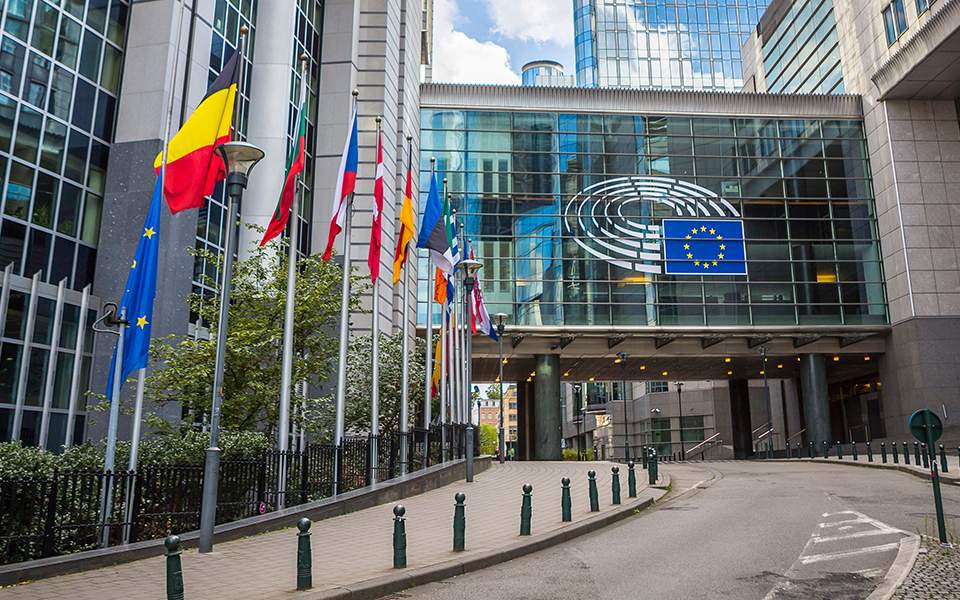 Η Κομισιόν ετοιμάζει δασμούς 25% σε αμερικανικά προϊόντα – ΠΟΙΑ ΕΞΑΙΡΕΙ