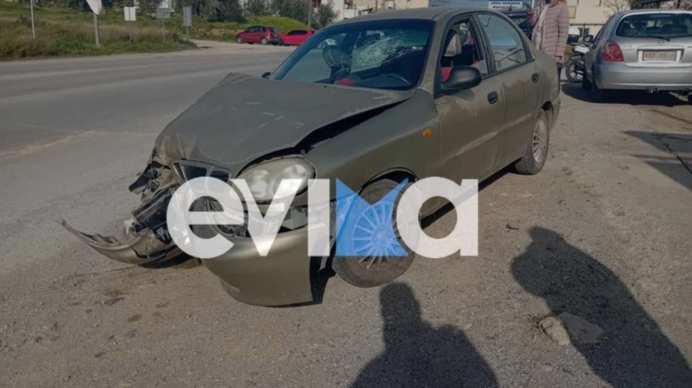 Σοβαρό τροχαίο στην Εύβοια: Αυτοκίνητο έπεσε σε κολώνα – Τραυματίστηκαν δύο άτομα (Βίντεο)