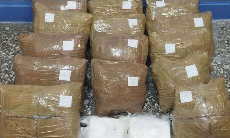 Μυτιλήνη: Συνελήφθη 31χρονος που μετέφερε κοκαΐνη και χασίς με πλοίο της γραμμής