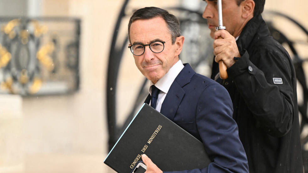 Ο Γάλλος υπουργός Εσωτερικών κερδίζει τον διαγωνισμό για την «ΗΓΕΣΙΑ» του συντηρητικού κόμματος