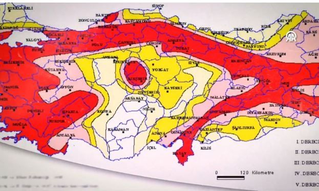 «ΚΟΚΚΙΝΙΖΕΙ» η Τουρκία: Τι «συμβαίνει» κάτω από τα πόδια των Τούρκων
