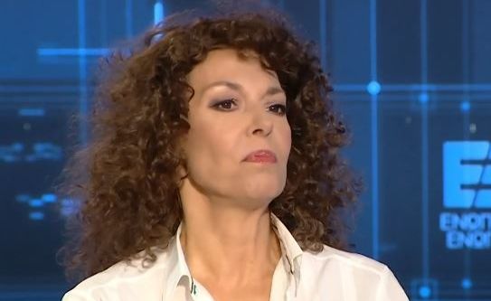Δήμητρα Παπαδήμα: «Θυμάμαι να με σημαδεύει ο πατέρας μου με την καραμπίνα»