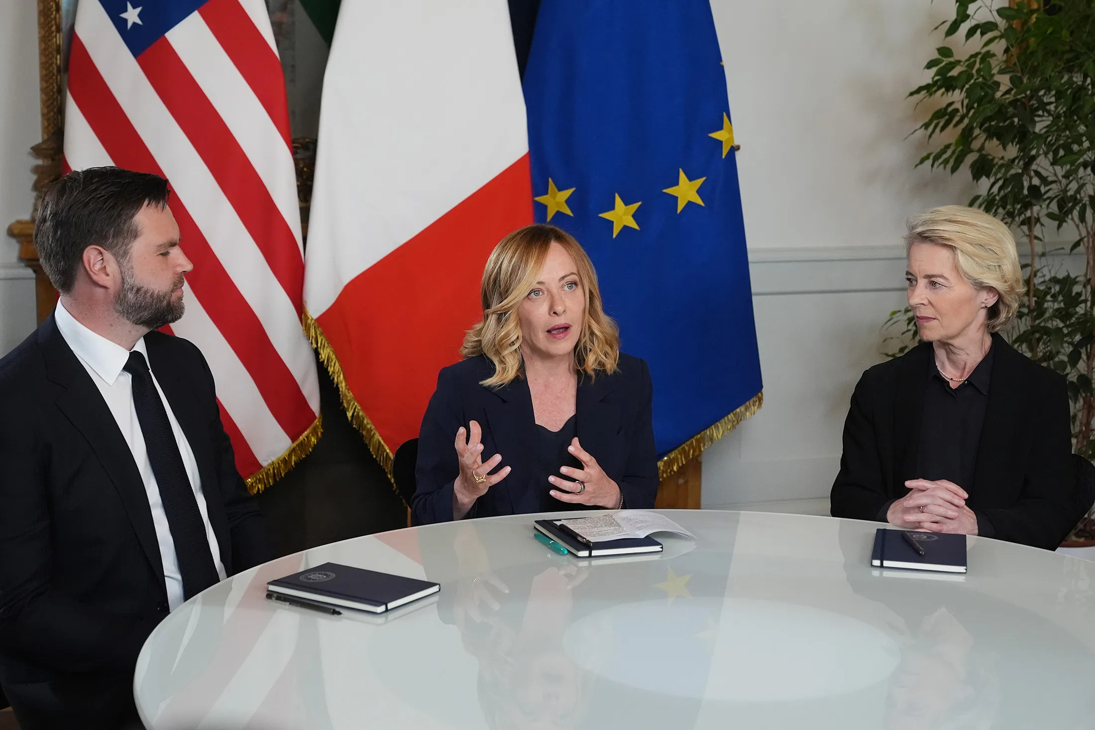 Η Μελόνι συναντά τον αντιπρόεδρο των ΗΠΑ Βανς και την Φον ντερ Λάιεν στη Ρώμη