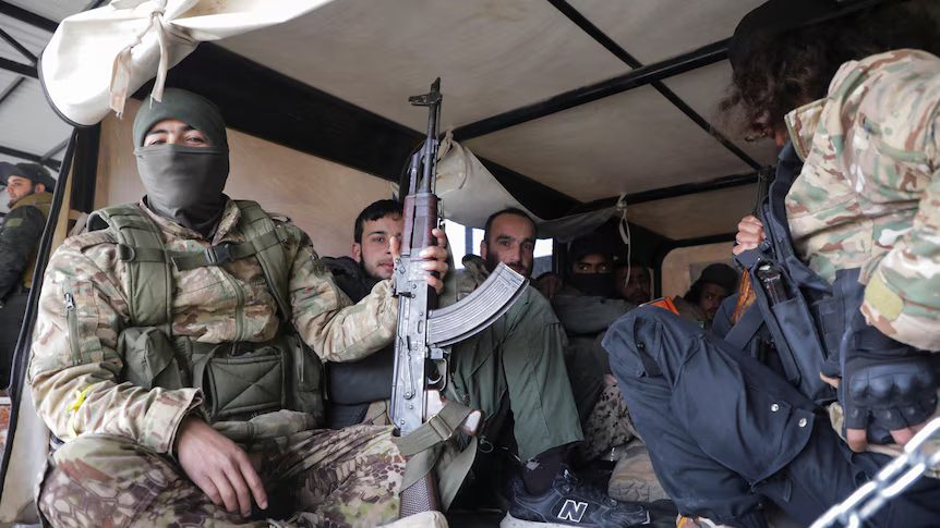 Η HRW αποκαλύπτει ότι οι συριακές δυνάμεις ασφαλείας συνεχίζουν να «ΕΚΒΙΑΖΟΥΝ ΚΑΙ ΝΑ ΚΑΚΟΠΟΙΟΥΝ» τους πολίτες