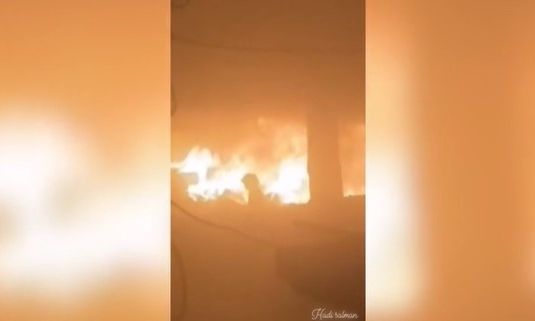 «ΦΡΙΚΗ»: Παιδί στη Γάζα τρέχει μέσα σε φλεγόμενο σχολείο μετά από ισραηλινή επίθεση!