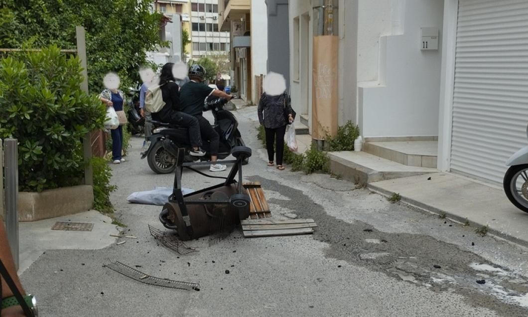 «ΠΑΡΑΛΙΓΟ ΤΡΑΓΩΔΙΑ» – Ψησταριά «ΠΡΟΣΓΕΙΩΘΗΚΕ» πάνω σε περαστικό – «ΖΩ ΑΠΟ ΘΑΥΜΑ» !