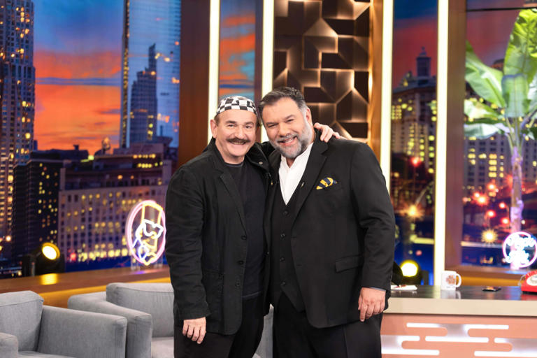 The 2Night Show: Παύλος Κοντογιαννίδης και Γιάννης Τσιώρης οι σημερινοί καλεσμένοι του Γρηγόρη Αρναούτογλου