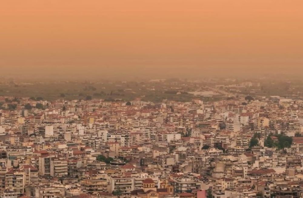 Πνίγει τη χώρα η αφρικανική σκόνη – Στους 31°C η θερμοκρασία