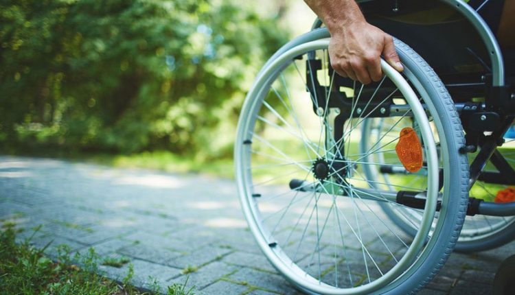 Στις τελευταίες θέσεις η Ελλάδα στις παροχές για άτομα με αναπηρία