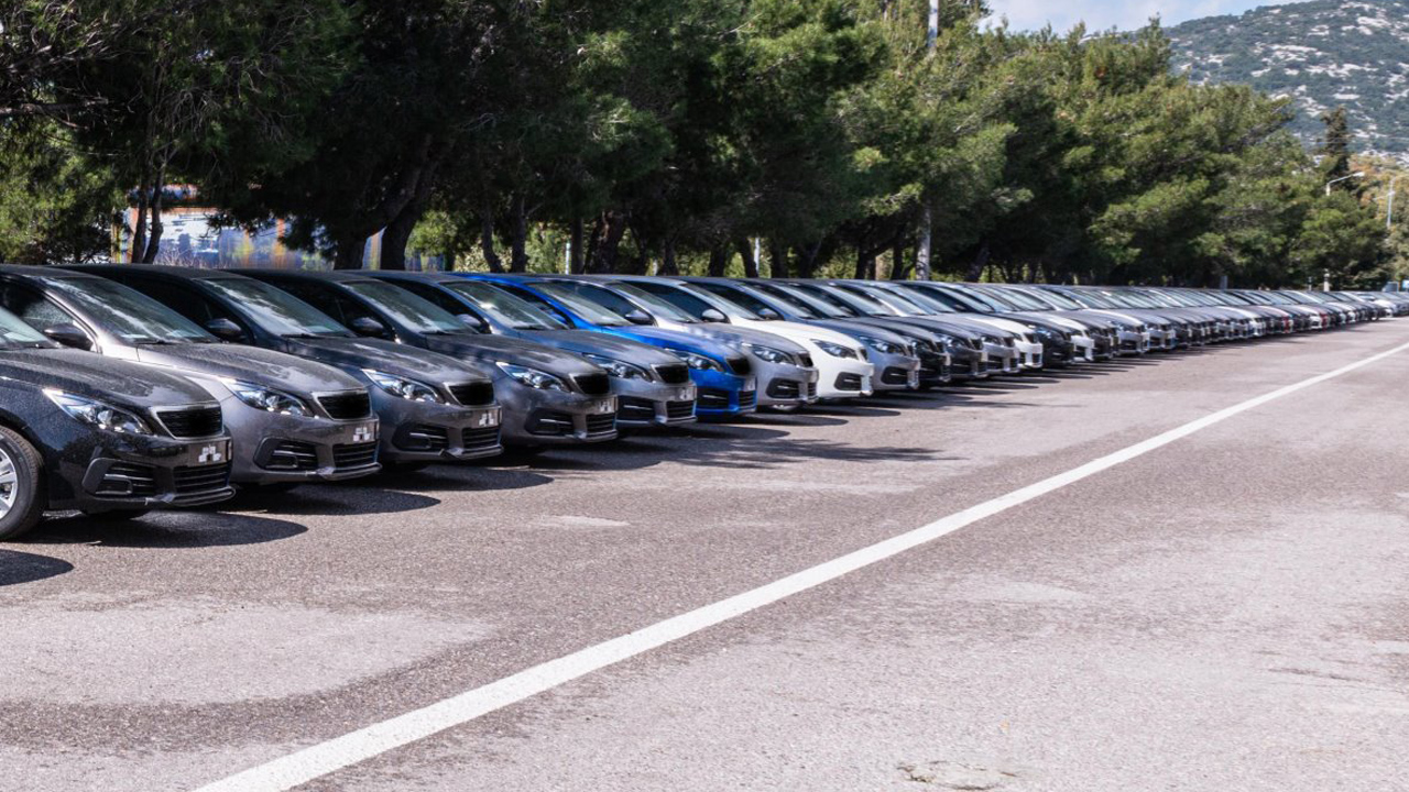 Στο «ΚΥΝΗΓΙ» η ΑΑΔΕ για ανασφάλιστα οχήματα – Πρόστιμα μαμούθ