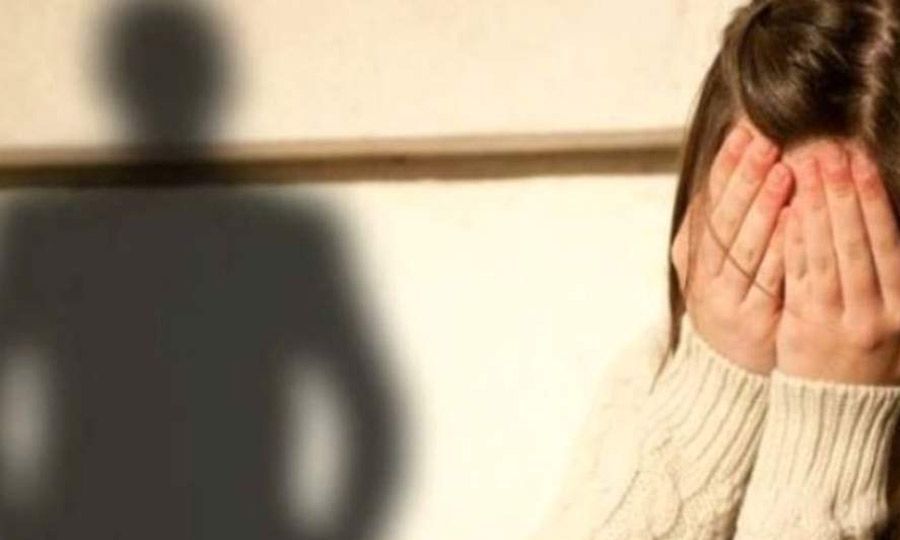 «ΦΡΙΚΗ» στη Θεσσαλονίκη – 48χρονος δάσκαλος «ΠΑΡΑΔΕΧΘΗΚΕ» ότι «ΕΡΩΤΕΥΤΗΚΕ» 12χρονη μαθήτριά του – Το «μήνυμα» στο Instagram της ανήλικης