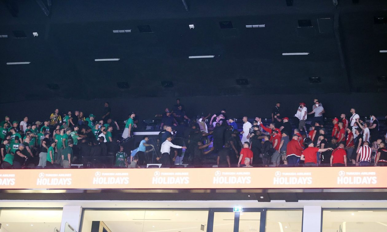 Euroleague 2025: «Ένταση» μεταξύ οπαδών των «αιωνίων» μέσα στην «Etihad Arena»!