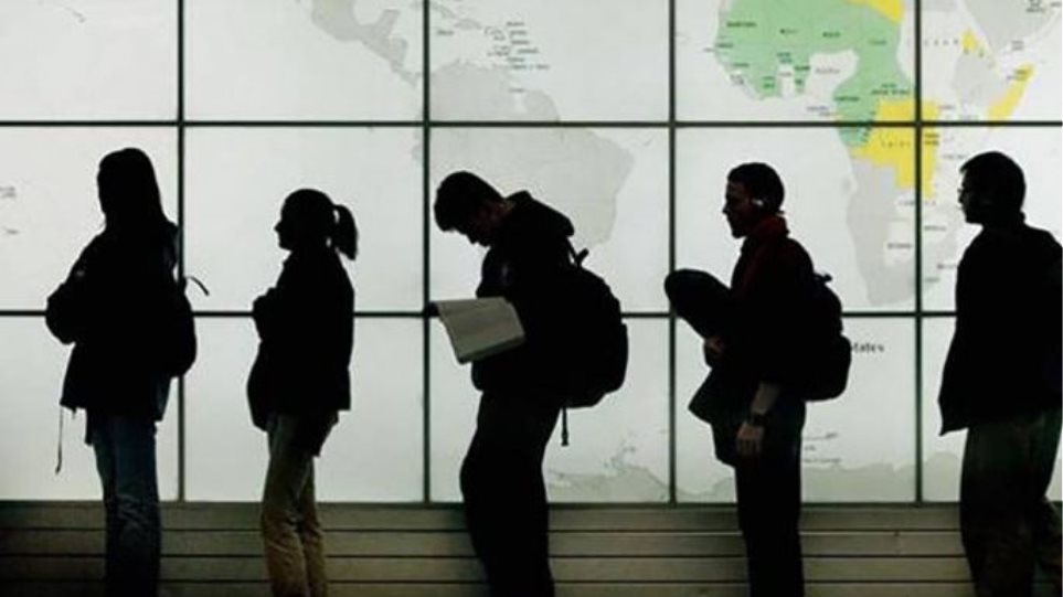 «ΤΑ ΧΕΙΡΟΤΕΡΑ ΕΡΧΟΝΤΑΙ!» – Το brain drain χτυπά κόκκινο για την οικονομία