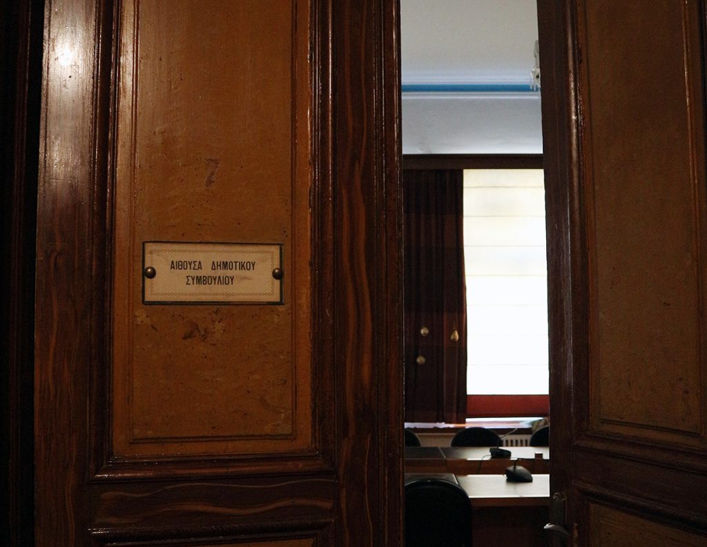 Δήμαρχος αποκαλεί «αχάριστους» τους κοινοτάρχες και αρνείται να τους δει