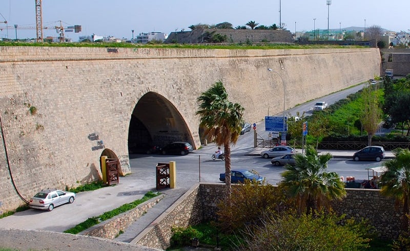 «ΤΡΑΓΙΚΟ ΤΕΛΟΣ» για 42χρονη – «ΘΑΝΑΣΙΜΗ ΠΤΩΣΗ» από τα Ενετικά Τείχη