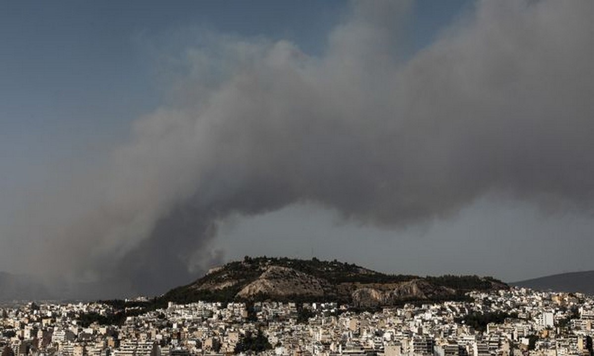«ΕΥΚΟΛΟΣ ΣΤΟΧΟΣ» η Αθήνα για μεγάλες «ΦΩΤΙΕΣ» – Τι αναφέρει βρετανική εφημερίδα