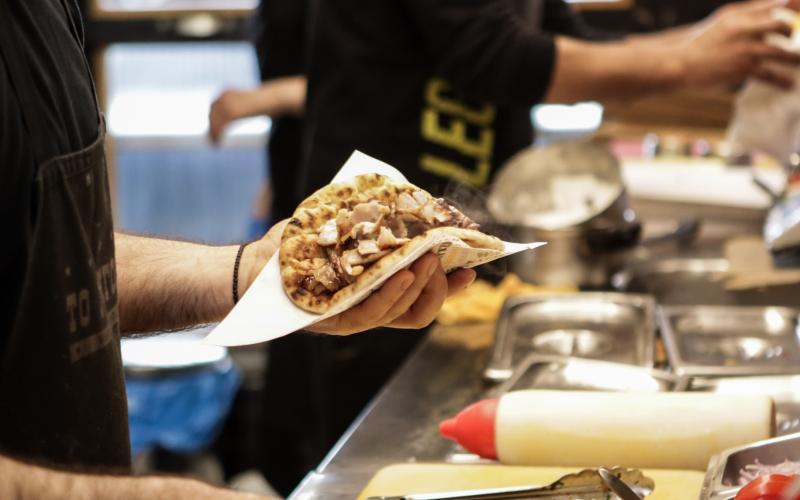 Είδος ΠΟΛΥΤΕΛΕΙΑΣ το πιτόγυρο! – Όλο και ακριβότερο