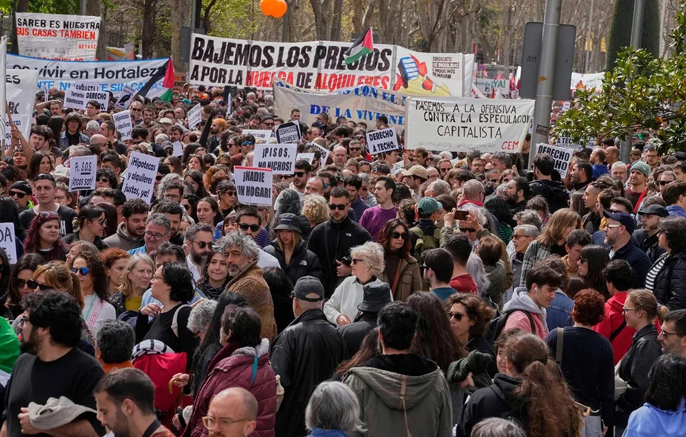 H Ισπανία «ΚΗΡΥΣΣΕΙ ΤΟΝ ΠΟΛΕΜΟ» στα Airbnb – Eπιβάλλει αυστηρούς περιορισμούς