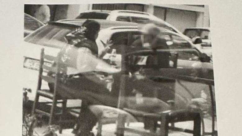 «ΦΩΤΟΓΡΑΦΙΕΣ-ΚΑΡΦΙ» για κύκλωμα διαφθοράς – «ΚΑΘΑΡΙΖΕ» φακέλους έναντι αμοιβής