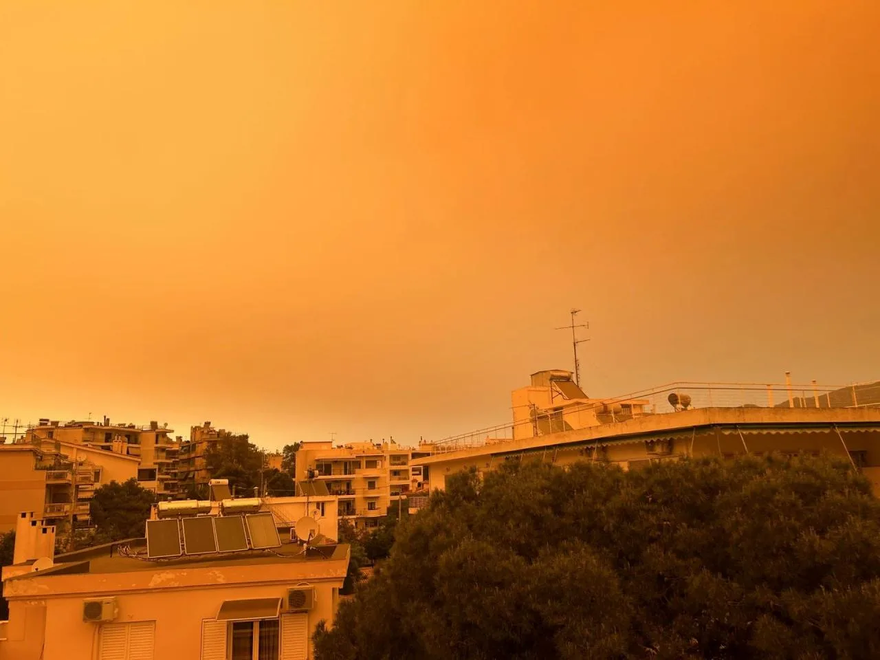 Καιρός: «ΣΤΟ ΚΟΚΚΙΝΟ» 4 περιοχές για την «αφρικανική» σκόνη – ΠΟΤΕ «καθαρίζει» η ατμόσφαιρα