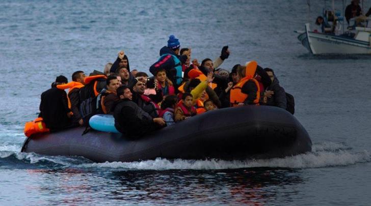 «ΝΕΚΡΟΣ» και «ΤΡΑΥΜΑΤΙΕΣ» από απόπειρα λαθρομεταναστών να διασχίσουν τη Μάγχη