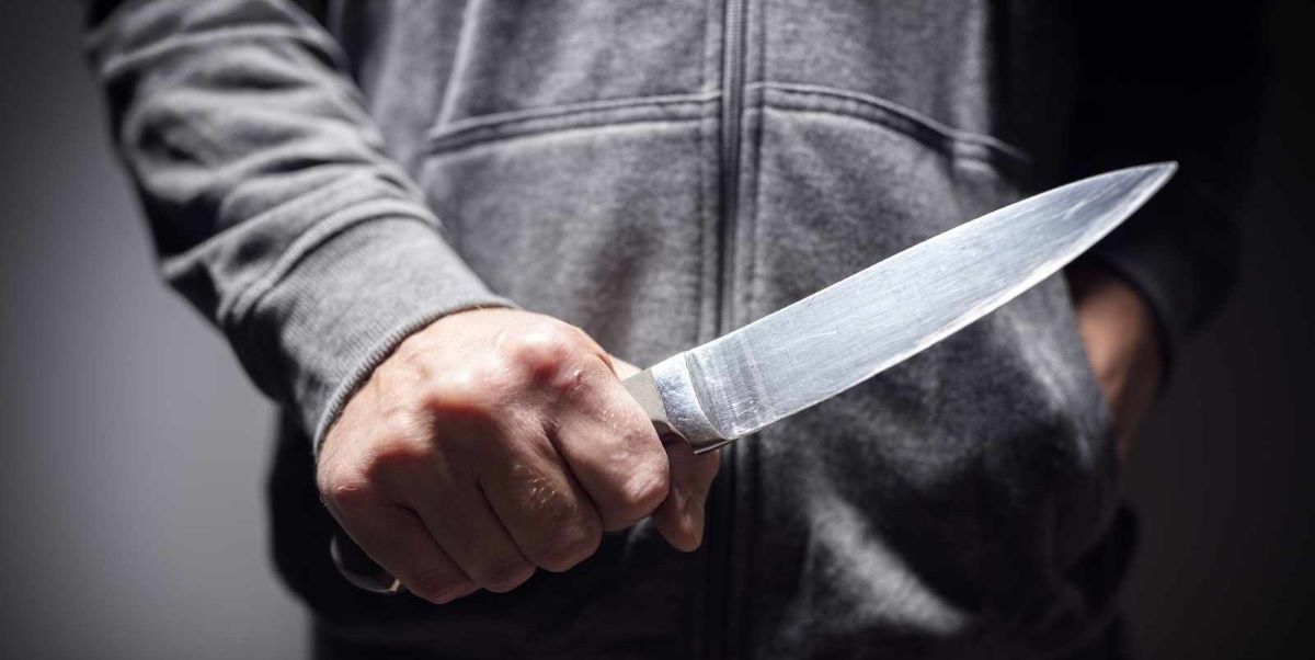 «ΠΙΤΣΙΡΙΚΟ ΟΛΑ ΣΟΥ ΛΕΩ ΓΙΑΤΙ ΘΑ ΦΑΣ ΜΑΧΑΙΡΙΕΣ ΤΩΡΑ!» – «Αγρια» ληστεία σε «ψιλικατζίδικο»