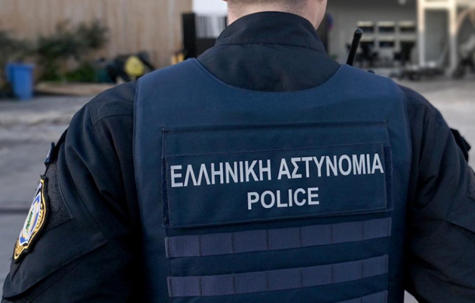 “Ο “ΚΟΣΜΟΣ” καλεί  το “100”  και “ΔΕΝ ΕΧΟΥΜΕ ΝΑ ΣΤΕΙΛΟΥΜΕ ΠΕΡΙΠΟΛΙΚΟ” – ΣΕ “ΑΠΟΓΝΩΣΗ” Πoλίτες ΚΑΙ Αστυνομικοί – “ΠΡΟΚΛΗΤΙΚΗ” ΑΔΙΑΦΟΡΙΑ ΧΡΥΣΟΧΟΪΔΗ – “ΚΡΥΒΕΤΑΙ” για 4η ΦΟΡΑ από την αρχή του 2025