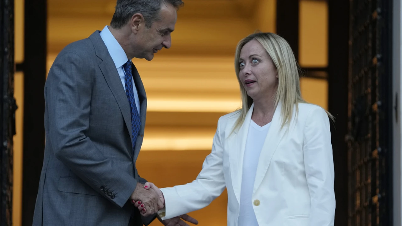 «ΤΡΕΧΕΙ» στην Ιταλία να σώσει ο,τι δεν σώζεται ο Μητσοτάκης – Ο Ερντογάν «ΦΟΡΤΩΝΕΙ» πυραύλους και επιρροή