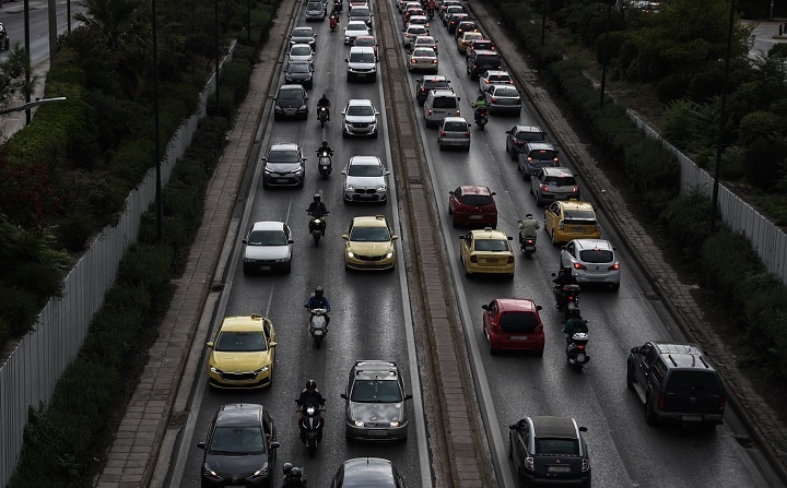 ΚΥΚΛΟΦΟΡΙΑΚΟ «ΧΑΟΣ»: Καραμπόλα στην Αλίμου-Κατεχάκη – Ποιους δρόμους να αποφύγετε