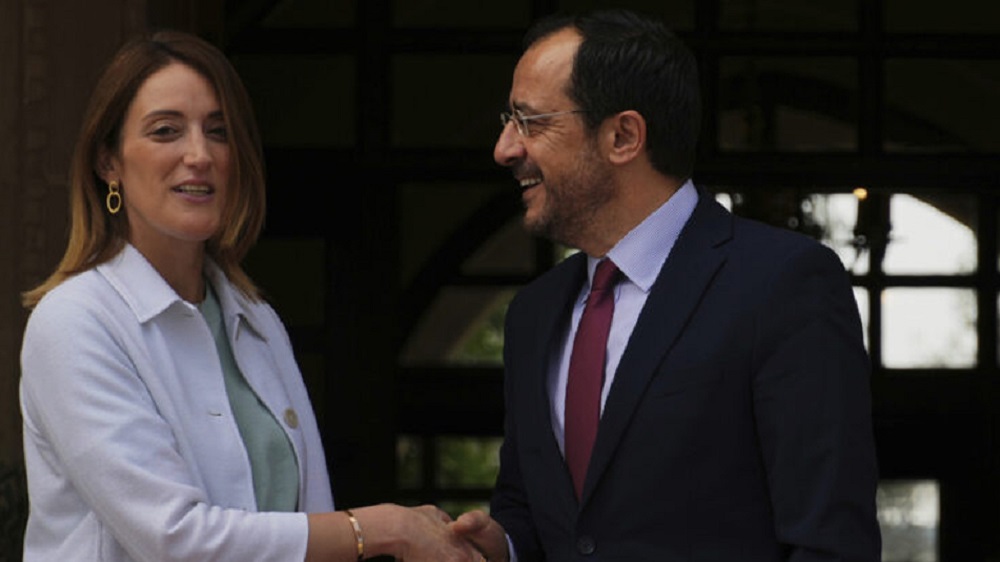 Τί «ειπώθηκε» στη συνάντηση Μέτσολα-Χριστοδουλίδη στην Κύπρο
